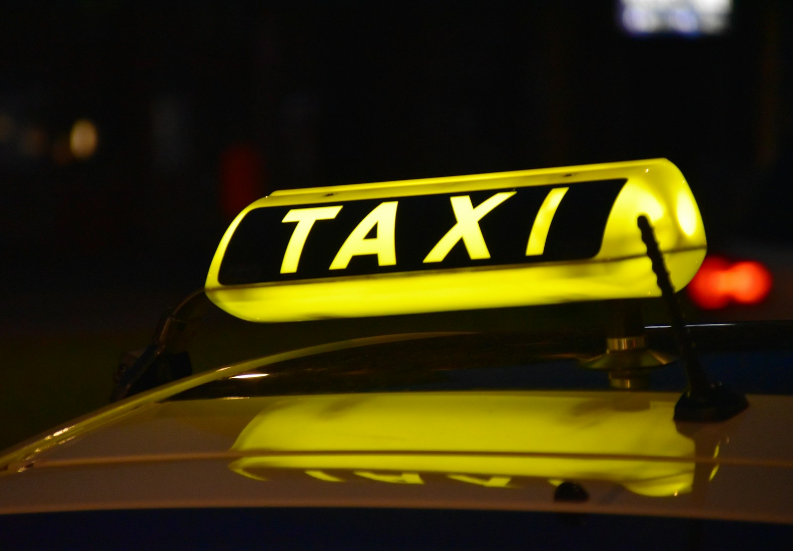 Comfortabel en Zorgeloos Reizen: Taxi van Den Bosch naar Schiphol en Rosmalen